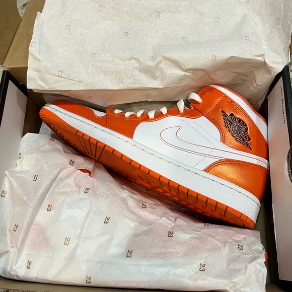 Air Jordan Mid SE - Picture 6 of 7